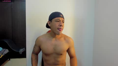 Snapshot of benjamin_lichx chatting on 06-07-26, 05:11 Benjamin online show from 06-07-26, 05:11