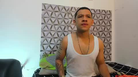Snapshot of benjamin_lichx chatting on 06-12-26, 04:39 Benjamin online show from 06-12-26, 04:39