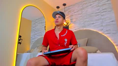 Snapshot of benjamin_more chatting on 11-18-25, 02:54 BENJAMIN online show from 11-18-25, 02:54