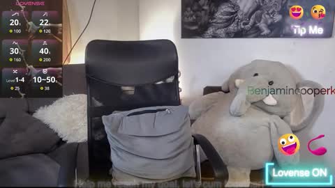 Snapshot of benjamincooperk1 chatting on 01-18-26, 11:52 benjamincooperk online show from 01-18-26, 11:52