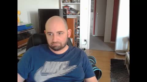 Snapshot of bennn54 chatting on 01-04-25, 10:38 Ben online show from 01-04-25, 10:38