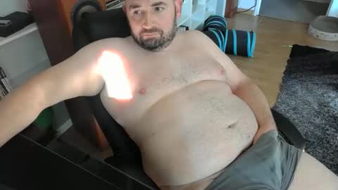 Snapshot of bennn54 chatting on 10-11-25, 11:31 Ben online show from 10-11-25, 11:31