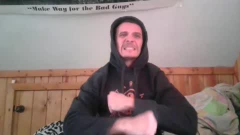 Snapshot of bennymn chatting on 02-10-25, 06:13 benny and innocentvixon online show from 02-10-25, 06:13