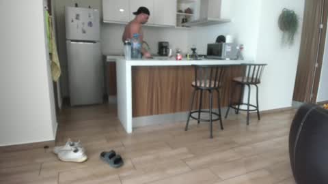 Snapshot of benthebodybuilder chatting on 12-13-24, 08:37 Ben Braxton online show from 12-13-24, 08:37