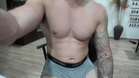 Snapshot of benthebodybuilder chatting on 12-31-24, 02:51 Ben Braxton online show from 12-31-24, 02:51