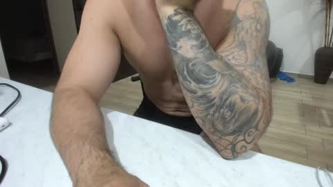 Snapshot of benthebodybuilder chatting on 01-10-25, 03:39 Ben Braxton online show from 01-10-25, 03:39