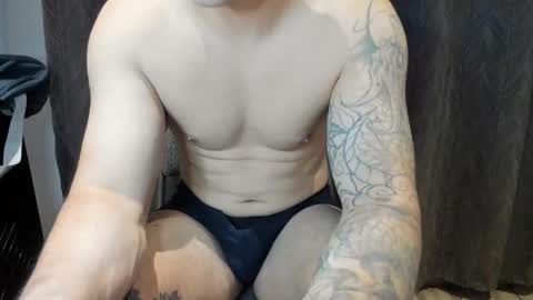 Snapshot of benthebodybuilder chatting on 10-28-25, 06:10 Ben Braxton online show from 10-28-25, 06:10