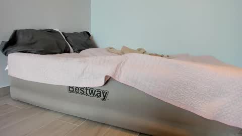 Snapshot of benthebodybuilder chatting on 11-28-25, 04:09 Ben Braxton online show from 11-28-25, 04:09