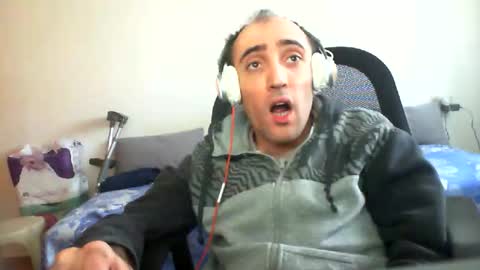 Snapshot of bentish chatting on 01-06-26, 10:30 bentish online show from 01-06-26, 10:30