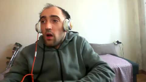 Snapshot of bentish chatting on 02-04-26, 08:09 bentish online show from 02-04-26, 08:09