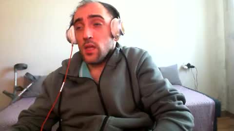 Snapshot of bentish chatting on 02-05-26, 10:09 bentish online show from 02-05-26, 10:09