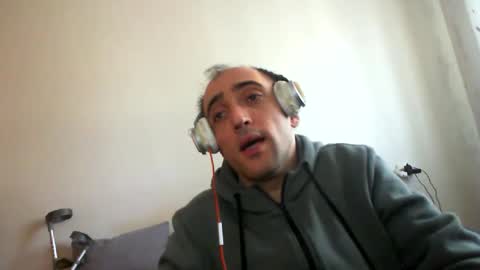 Snapshot of bentish chatting on 02-16-26, 10:11 bentish online show from 02-16-26, 10:11