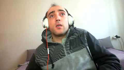 Snapshot of bentish chatting on 02-20-26, 12:05 bentish online show from 02-20-26, 12:05