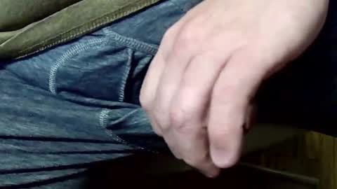 Snapshot of bentley507070 chatting on 11-25-25, 02:28 Ben online show from 11-25-25, 02:28