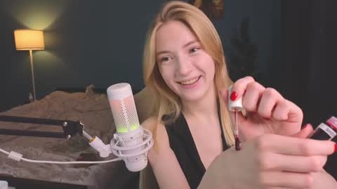 Snapshot of benty_bunny chatting on 12-26-24, 06:43 Alice online show from 12-26-24, 06:43