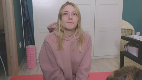 Snapshot of benty_bunny chatting on 01-25-25, 11:23 Alice online show from 01-25-25, 11:23