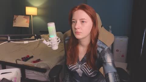 Snapshot of benty_bunny chatting on 10-31-25, 10:16 Alice online show from 10-31-25, 10:16