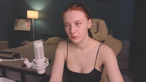 Snapshot of benty_bunny chatting on 11-01-25, 10:17 Alice online show from 11-01-25, 10:17