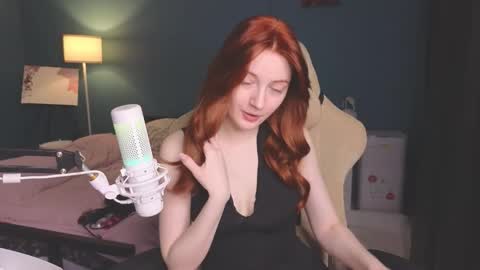 Snapshot of benty_bunny chatting on 11-21-25, 11:31 Alice online show from 11-21-25, 11:31