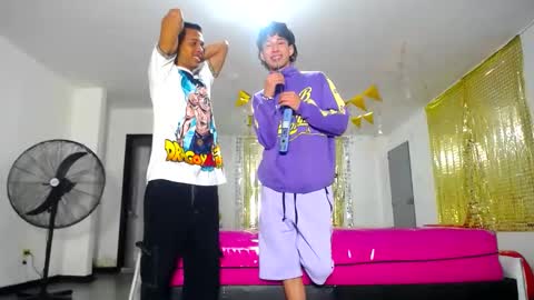Snapshot of benz_boys chatting on 02-23-25, 12:16 benz boys online show from 02-23-25, 12:16