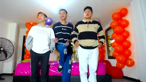 Snapshot of benz_boys chatting on 03-11-25, 12:06 benz boys online show from 03-11-25, 12:06