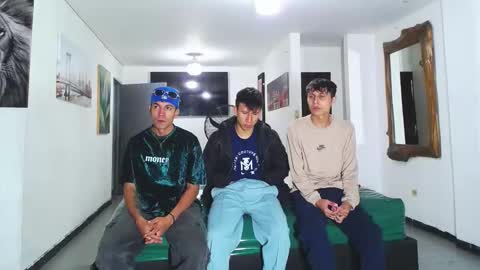 Snapshot of benz_boys chatting on 10-18-25, 12:06 benz boys online show from 10-18-25, 12:06