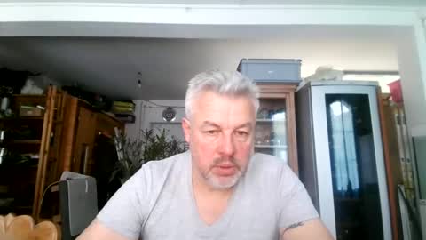 Snapshot of berg_boy chatting on 02-05-25, 11:44 Martin online show from 02-05-25, 11:44