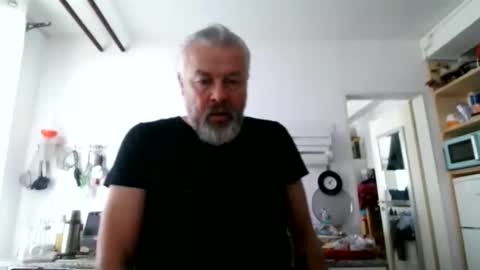 Snapshot of berg_boy chatting on 01-11-26, 09:03 Martin online show from 01-11-26, 09:03