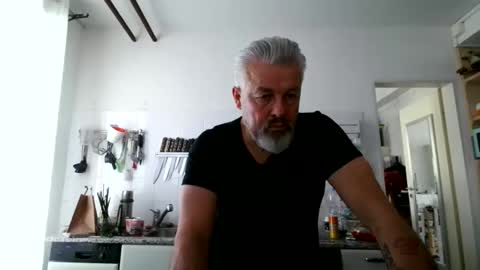 Snapshot of berg_boy chatting on 01-17-26, 11:26 Martin online show from 01-17-26, 11:26