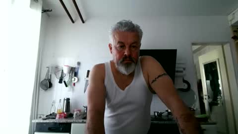 Snapshot of berg_boy chatting on 02-07-26, 11:36 Martin online show from 02-07-26, 11:36