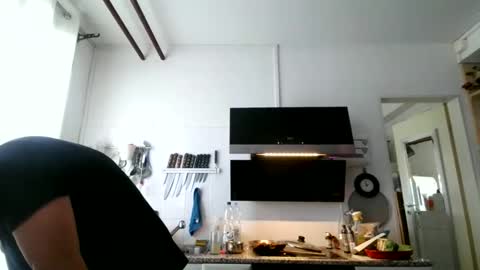 Snapshot of berg_boy chatting on 02-19-26, 12:56 Martin online show from 02-19-26, 12:56