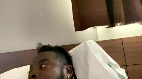 Snapshot of berlinbsm chatting on 10-28-25, 01:25 bossG online show from 10-28-25, 01:25