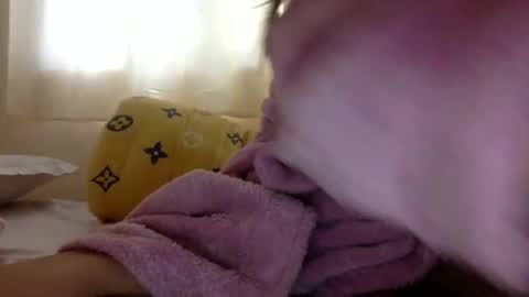 Snapshot of bermudatriangle12 chatting on 12-21-25, 10:55 tixxie online show from 12-21-25, 10:55