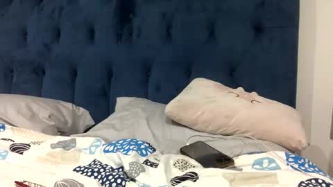 tixxie  online show from 06-11-26, 11:30