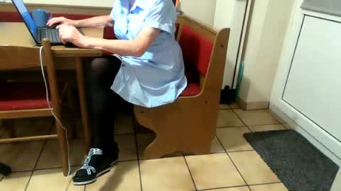 Snapshot of bernadetanylon chatting on 06-25-26, 02:55 Bernadetanylon online show from 06-25-26, 02:55