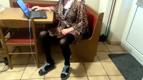 Snapshot of bernadetanylon chatting on 07-23-26, 04:21 Bernadetanylon online show from 07-23-26, 04:21