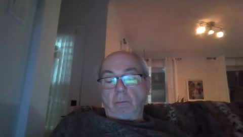 bernard1102 online show from 01-08-25, 11:10