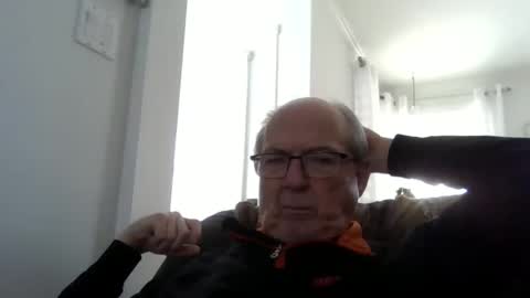 bernard1102 online show from 02-28-25, 06:52