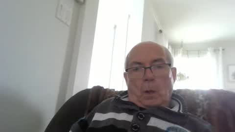 Snapshot of bernard1102 chatting on 05-01-26, 03:49 bernard1102 online show from 05-01-26, 03:49