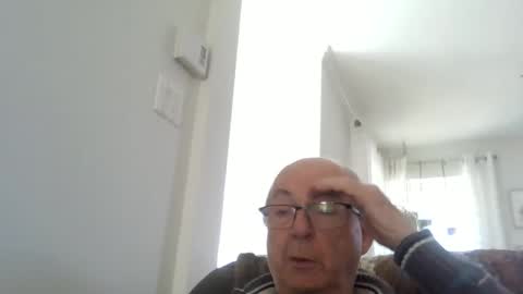 Snapshot of bernard1102 chatting on 05-09-26, 01:16 bernard1102 online show from 05-09-26, 01:16