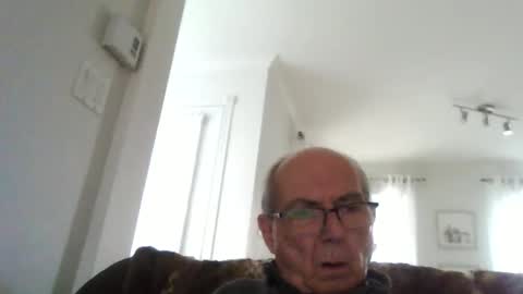 Snapshot of bernard1102 chatting on 05-18-26, 09:53 bernard1102 online show from 05-18-26, 09:53
