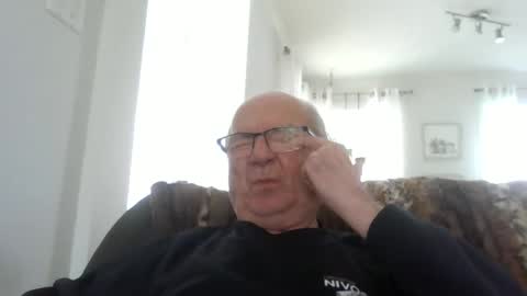 Snapshot of bernard1102 chatting on 05-27-26, 02:14 bernard1102 online show from 05-27-26, 02:14