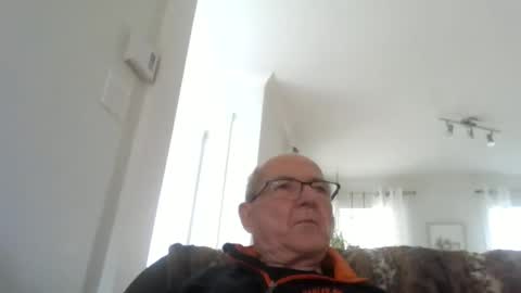 Snapshot of bernard1102 chatting on 05-29-26, 01:09 bernard1102 online show from 05-29-26, 01:09
