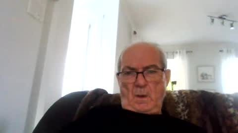 bernard1102 online show from 08-05-26, 11:02