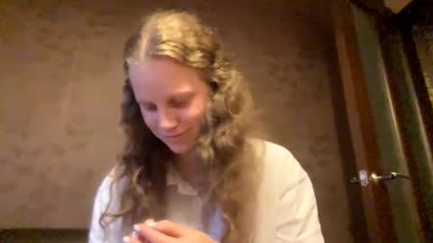 Sophia online show from 10-10-25, 12:37