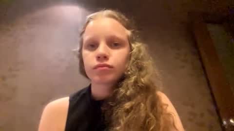 Sophia online show from 10-11-25, 02:04