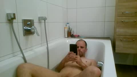 Snapshot of bernii1991 chatting on 05-31-26, 02:13 bernii1991 online show from 05-31-26, 02:13
