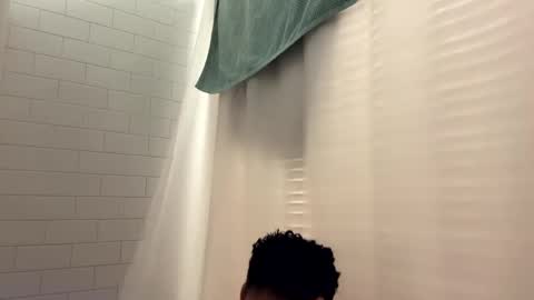 Snapshot of berriess_ chatting on 12-16-24, 12:38 berriess_ online show from 12-16-24, 12:38