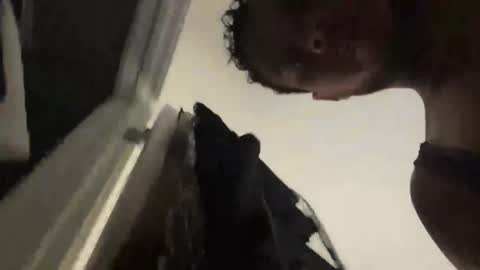 Snapshot of berriess_ chatting on 12-04-25, 01:31 berriess_ online show from 12-04-25, 01:31