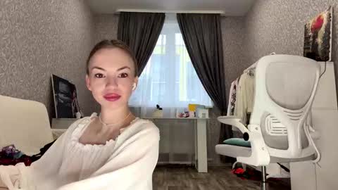 Snapshot of berry_buns chatting on 10-19-25, 05:08 Sofia online show from 10-19-25, 05:08